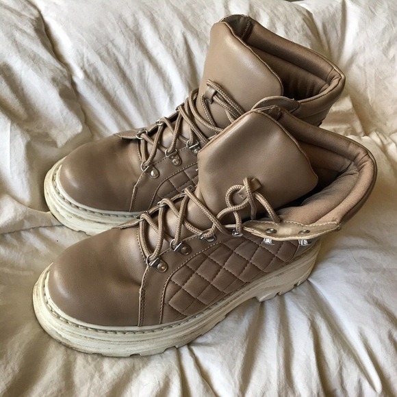 Jane Quilted Boots Tan Lace Up White Lug Soles Sz6.5 Cute Pre-Owned - Picture 3 of 10